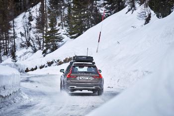 Strešný box Hapro Nordic 10.8 Brilliant Black