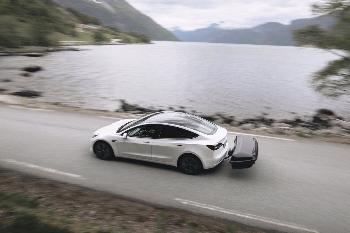 Box na ťažné zariadenie Thule Arcos Box L + Thule Arcos Platform