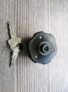 Hakr - Uzamykacia matica M8 (1ks)