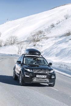 Strešný box Hapro Traxer 6.6 Brilliant Black